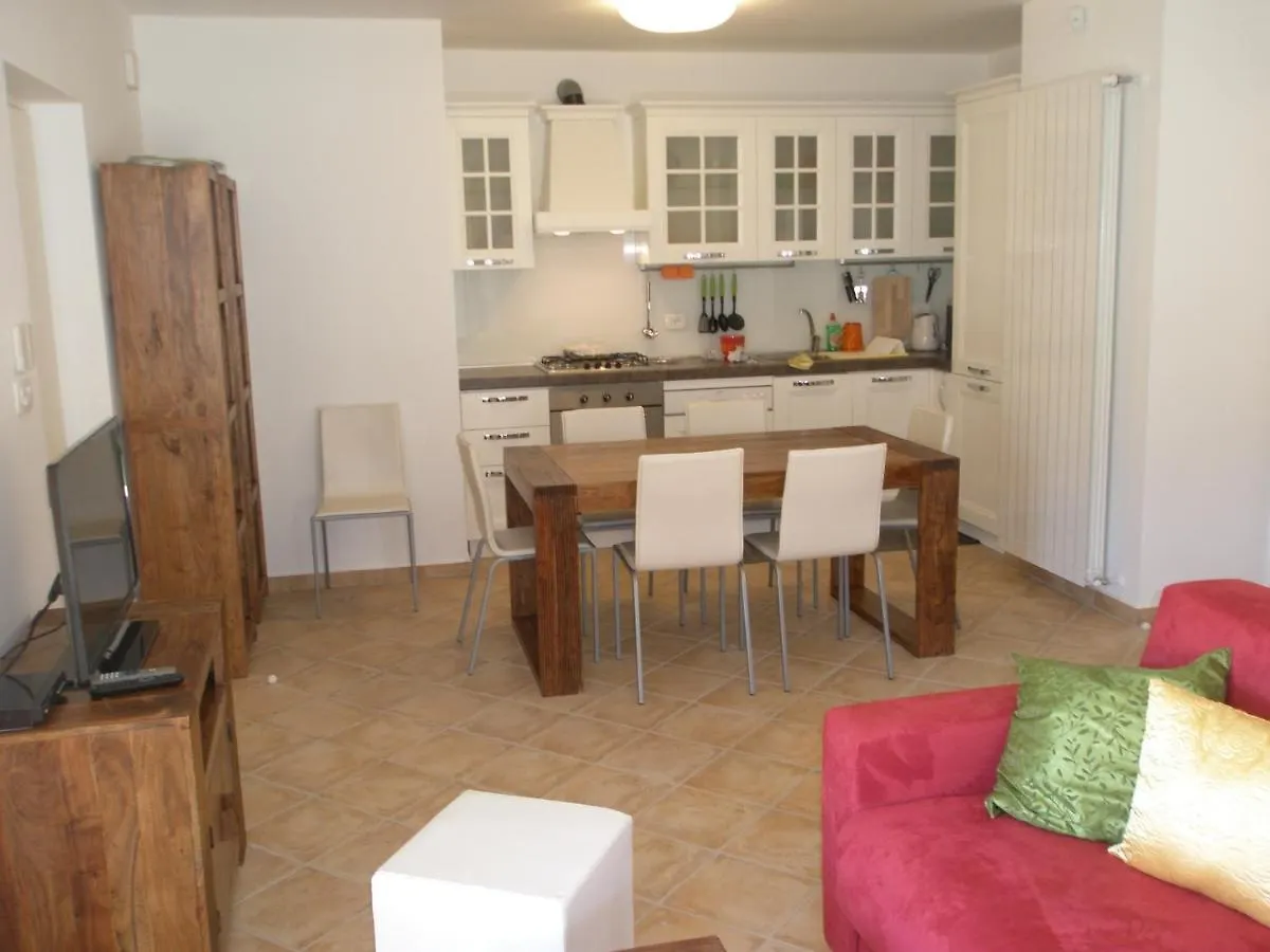 Vicani Villa: Spacious Apartment with Pool Ripenda Kras
