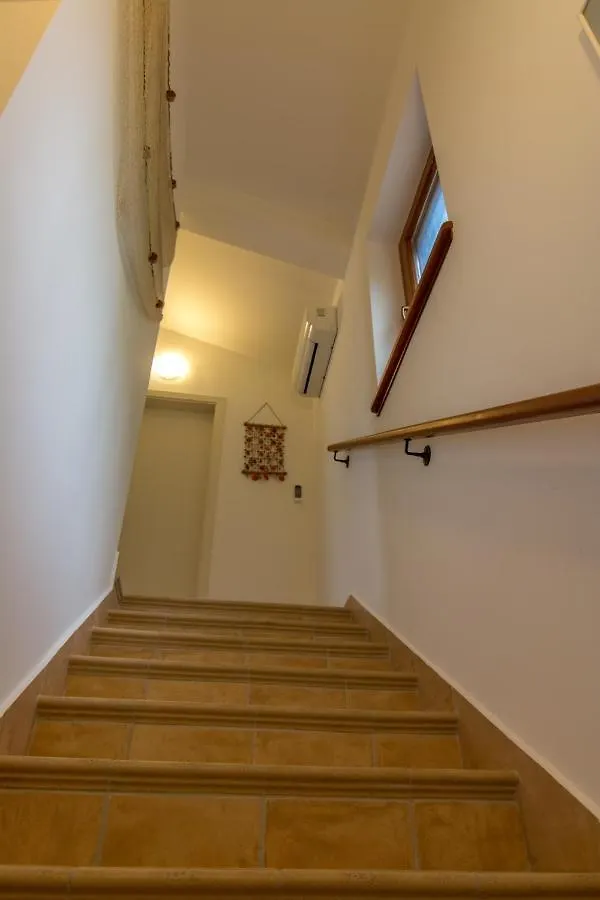 Vicani Villa: Spacious Apartment with Pool Ripenda Kras